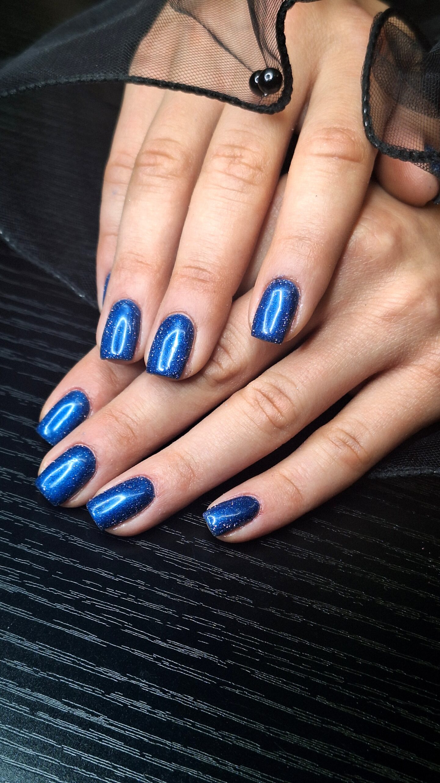 amazing-blue-nails-makeover-by-rafaella-luxembourg